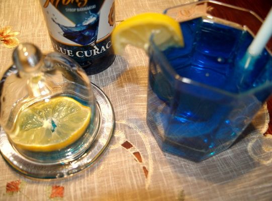 Modne naczynie na cytrynkę w kolorze- blue